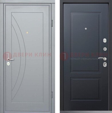 Серая металлическая дверь с МДФ в квартиру ДМ-391 